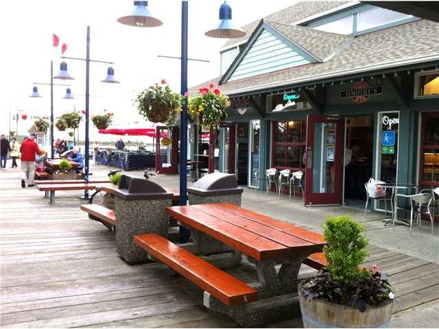 Garden / Landscaping Photo of 207 4211 Bayview Street, Richmond, BC