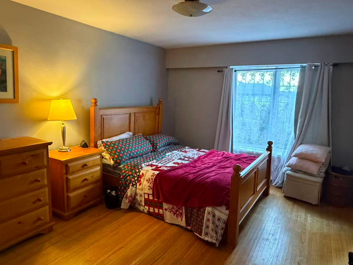 Guest Bathroom Photo of 1131 Fulton Avenue, West Vancouver, BC