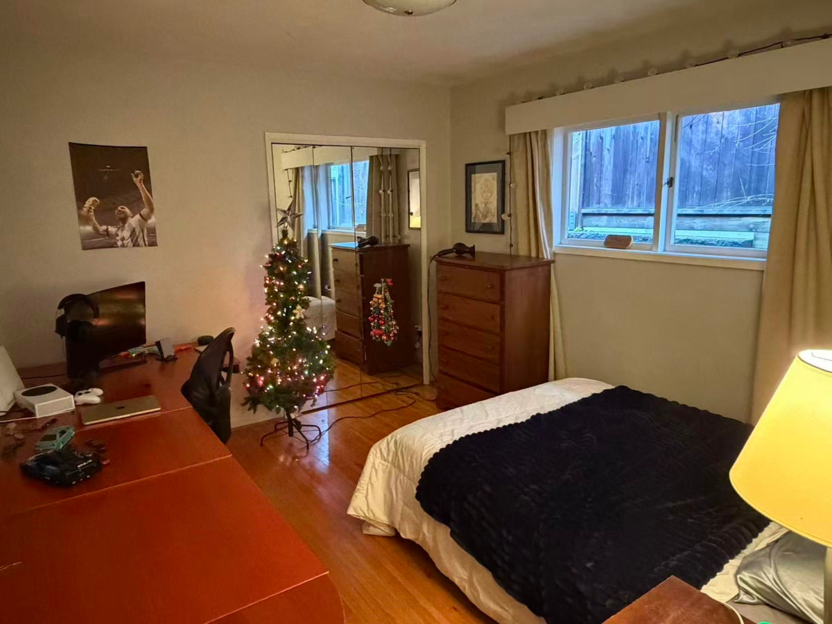 Powder Room Photo of 1131 Fulton Avenue, West Vancouver, BC