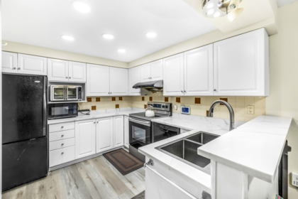 Guest Bathroom Photo of 17 6478 121 Street, Surrey, BC