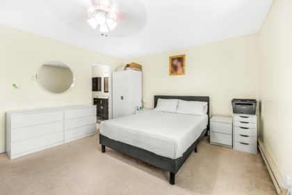 Hallway Photo of 17 6478 121 Street, Surrey, BC