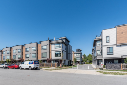 8 19631 55a Avenue, Langley, BC, Langley — Townhouse for sale