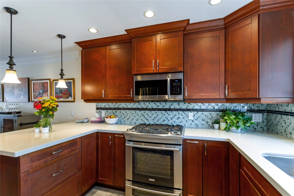 Kitchen Island Photo of 132 1450 Mccallum Road, Abbotsford, BC