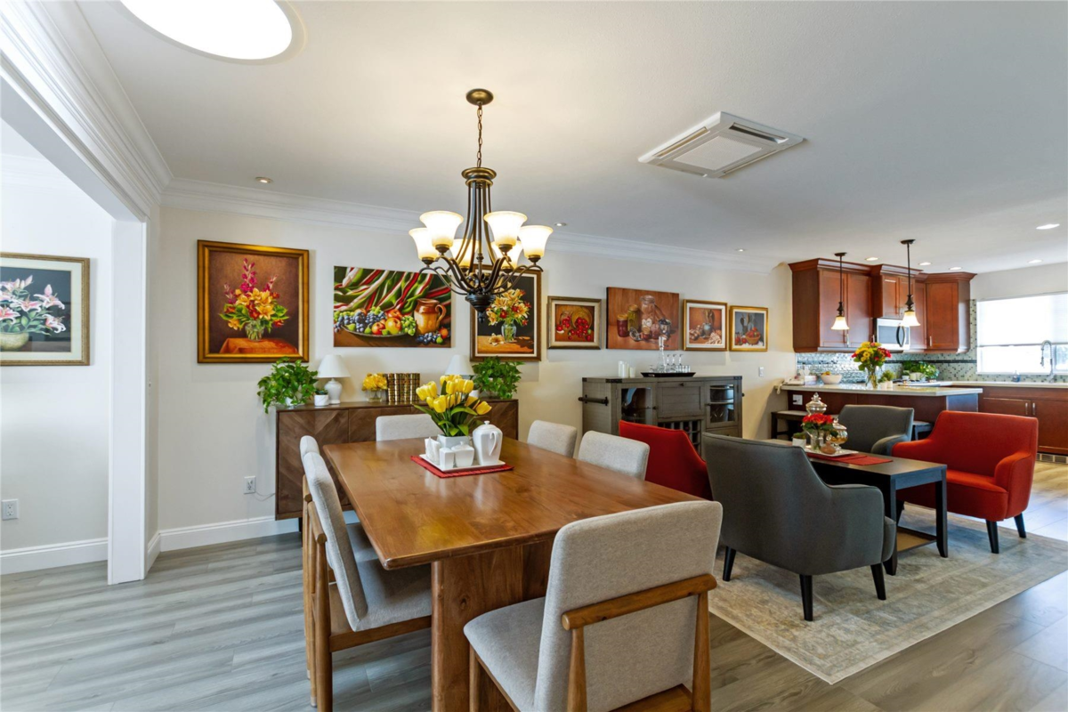 Living Room Photo of 132 1450 Mccallum Road, Abbotsford, BC