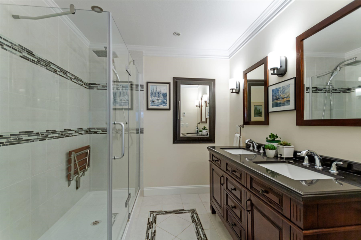 Walk-In Closet Photo of 132 1450 Mccallum Road, Abbotsford, BC