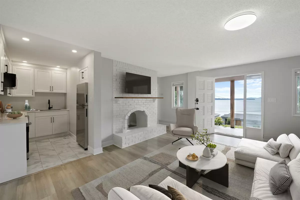 Outdoor Deck Photo of 14310 Sunset Drive, White Rock, BC