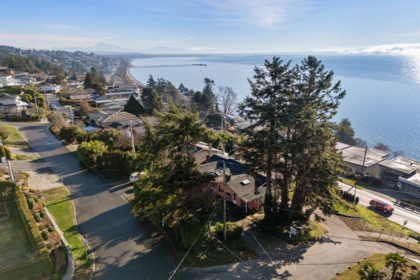 Basement Recreation Room Photo of 14310 Sunset Drive, White Rock, BC