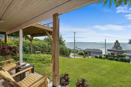Garden / Landscaping Photo of 14310 Sunset Drive, White Rock, BC