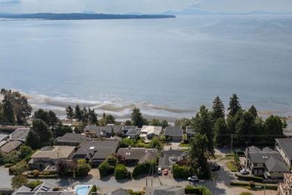 14310 Sunset Drive, White Rock, BC, White Rock — Single Family Residence for sale