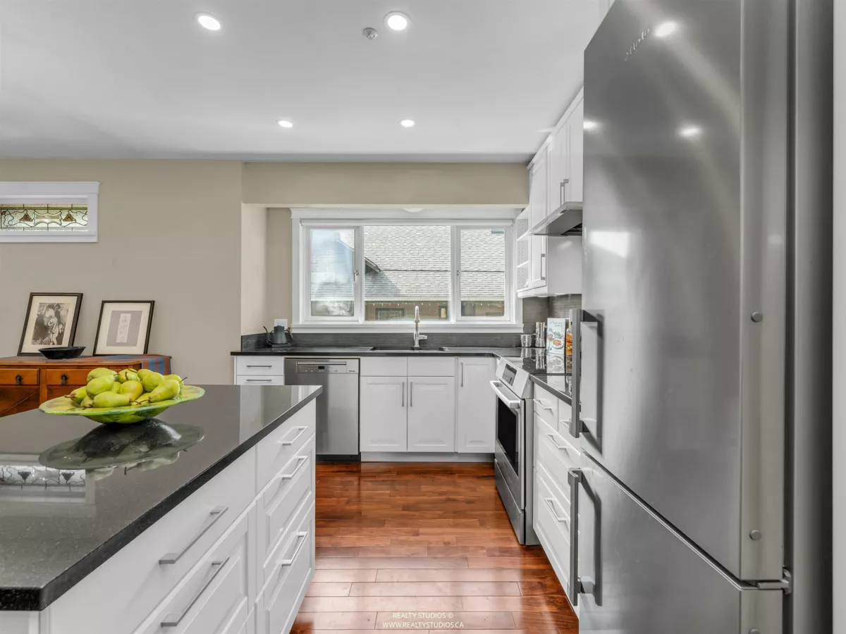 Breakfast Nook Photo of 4 2535 W 6th Avenue, Vancouver, BC