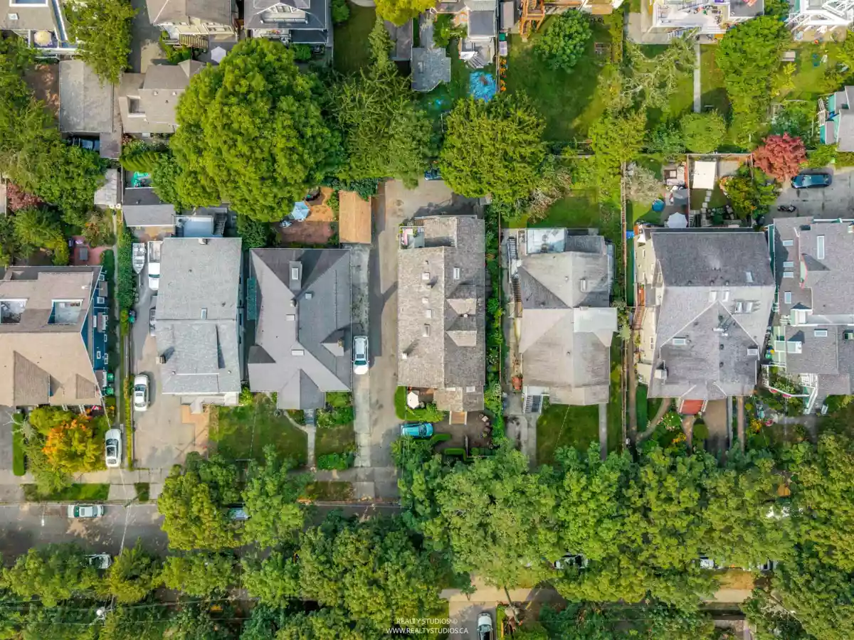 Fitness Center Photo Near 4 2535 W 6th Avenue, Vancouver, BC