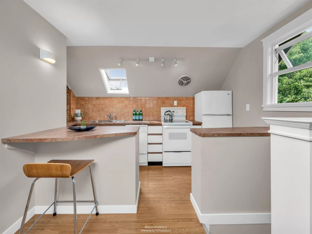 Garage Interior Photo of 4 2535 W 6th Avenue, Vancouver, BC