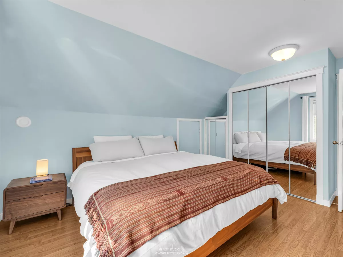 Guest Bathroom Photo of 4 2535 W 6th Avenue, Vancouver, BC