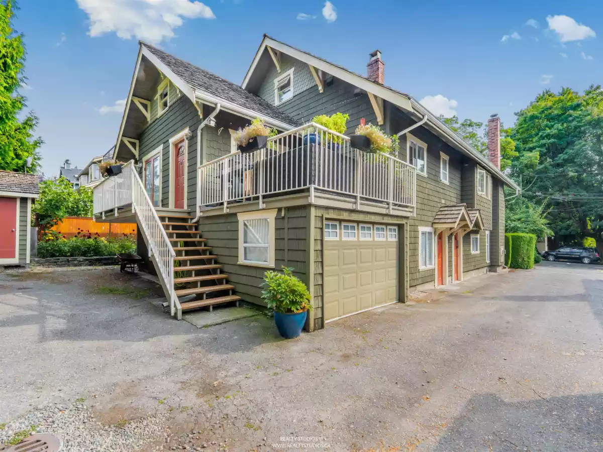 Neighborhood Park Photo Near 4 2535 W 6th Avenue, Vancouver, BC