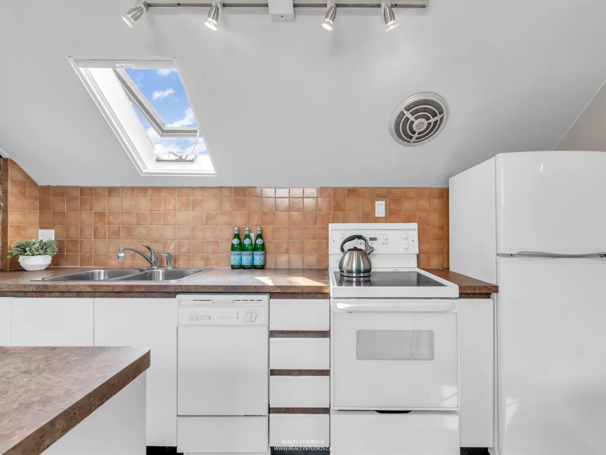 Outdoor Deck Photo of 4 2535 W 6th Avenue, Vancouver, BC