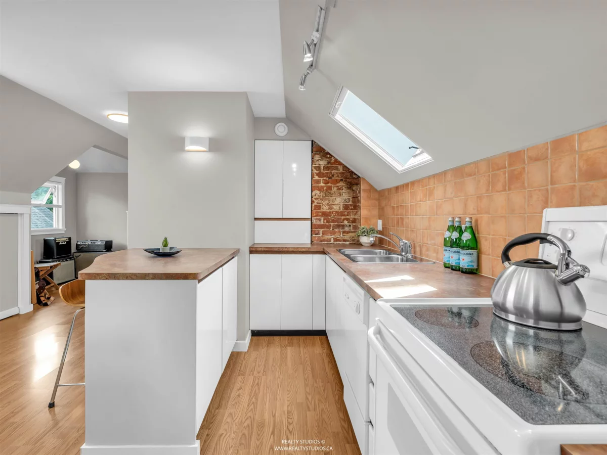 Outdoor Patio Photo of 4 2535 W 6th Avenue, Vancouver, BC