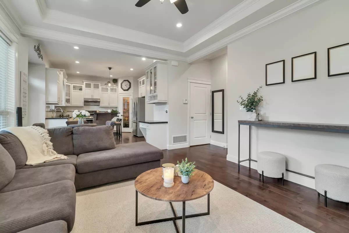 Dining Area Photo of 15083 58a Avenue, Surrey, BC
