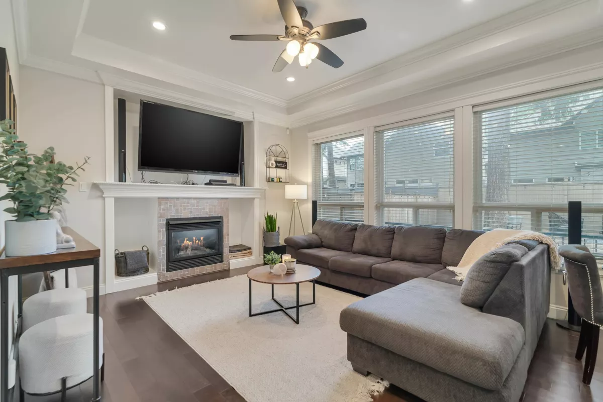 Family Room Photo of 15083 58a Avenue, Surrey, BC