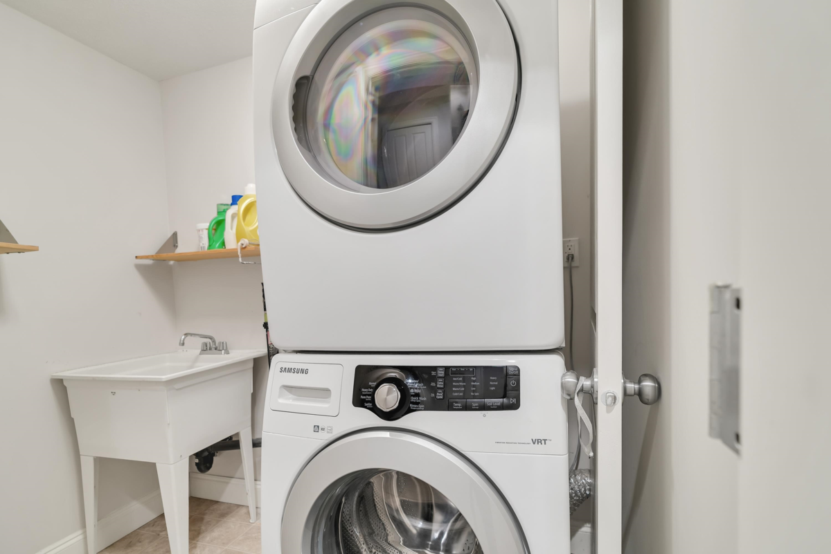Guest Bathroom Photo of 15083 58a Avenue, Surrey, BC