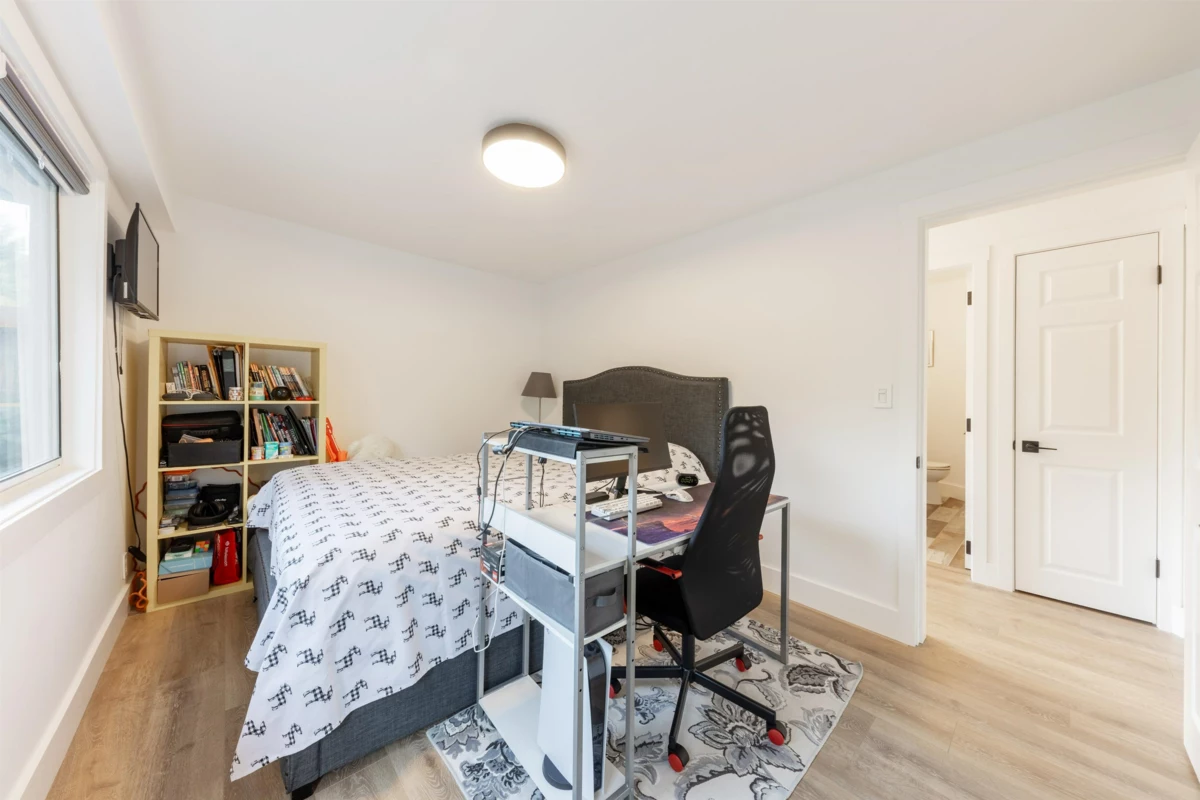 Backyard Photo of 8 Glenmore Drive, West Vancouver, BC