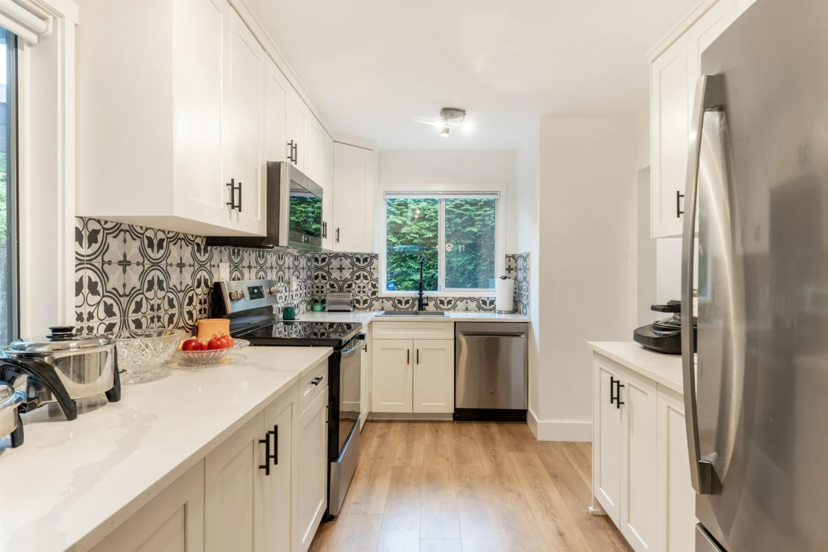 Bedroom 4 Photo of 8 Glenmore Drive, West Vancouver, BC
