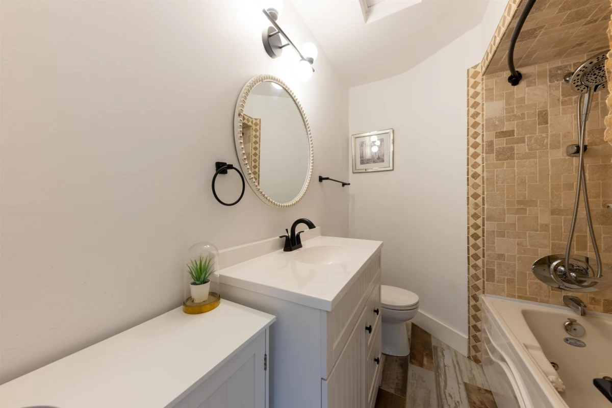 Garden / Landscaping Photo of 8 Glenmore Drive, West Vancouver, BC