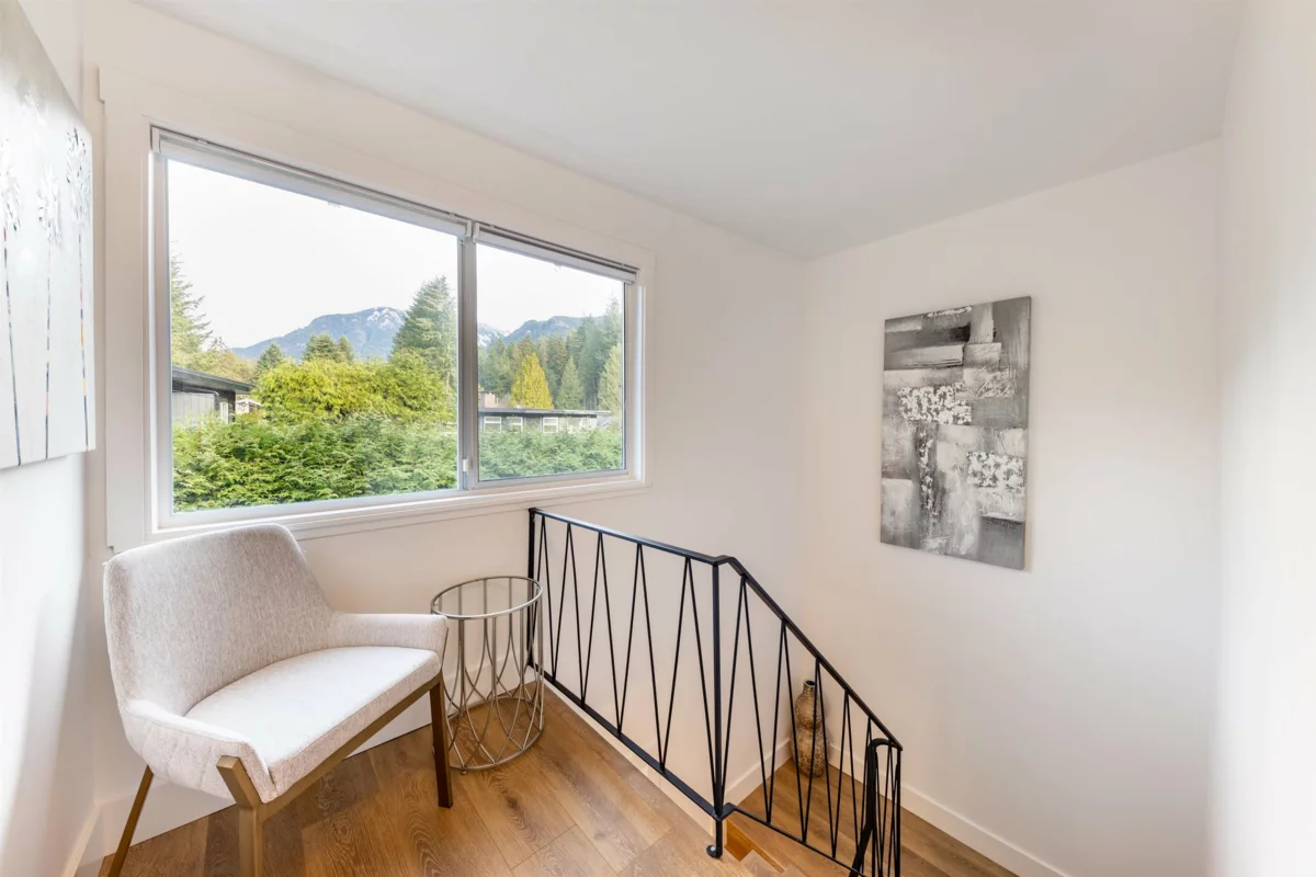 Hallway Photo of 8 Glenmore Drive, West Vancouver, BC