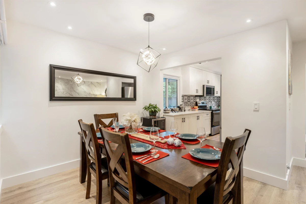 Kitchen Island Photo of 8 Glenmore Drive, West Vancouver, BC