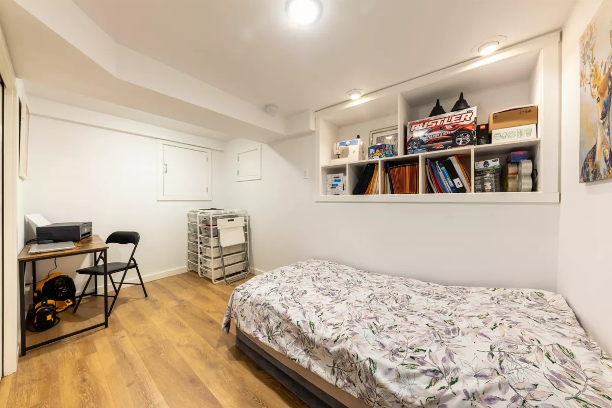 Mudroom Photo of 8 Glenmore Drive, West Vancouver, BC