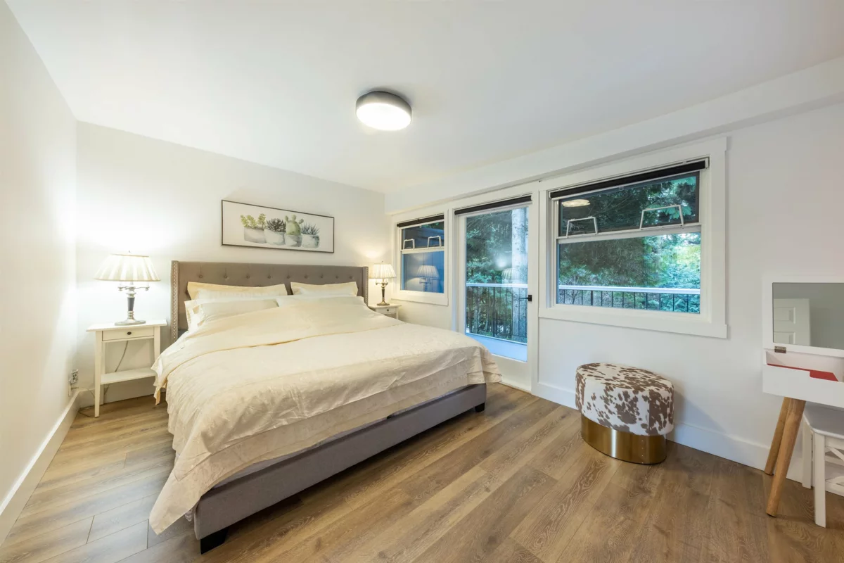 Staircase Photo of 8 Glenmore Drive, West Vancouver, BC