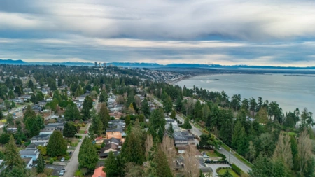 13600 Blackburn Avenue, White Rock, BC, White Rock — 5 bed single family residence for sale