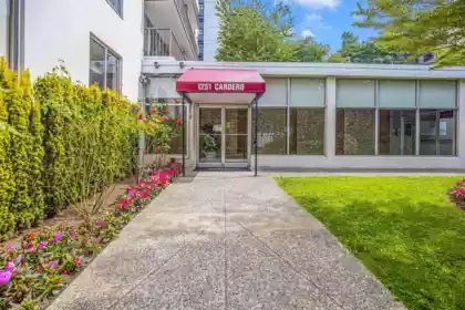 Entry Foyer Photo of 201 1251 Cardero Street, Vancouver, BC