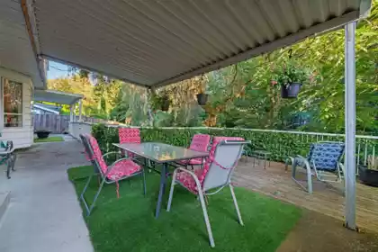 Breakfast Nook Photo of 21034 Barker Avenue, Maple Ridge, BC