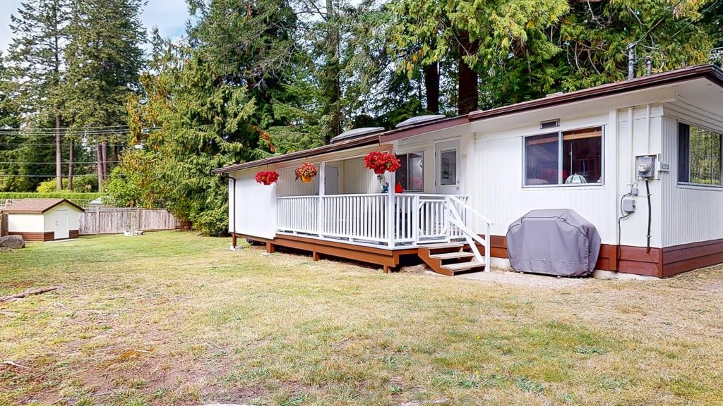 Living Room Photo of 5223 Wesjac Road, Madeira Park, BC