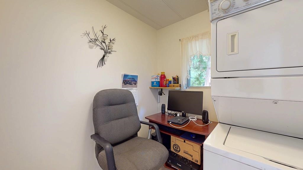 Office / Den Photo of 5223 Wesjac Road, Madeira Park, BC