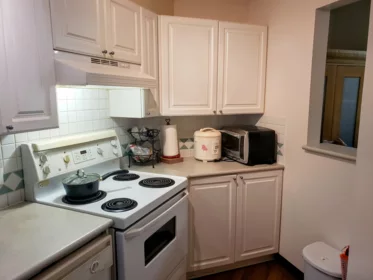 Kitchen Photo of 105 15268 105 Avenue, Surrey, BC