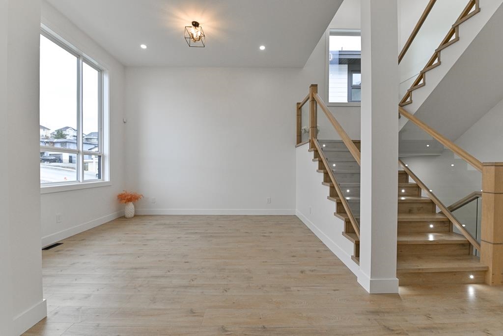 Dining Area Photo of 5289 Highview Drive, Chilliwack, BC