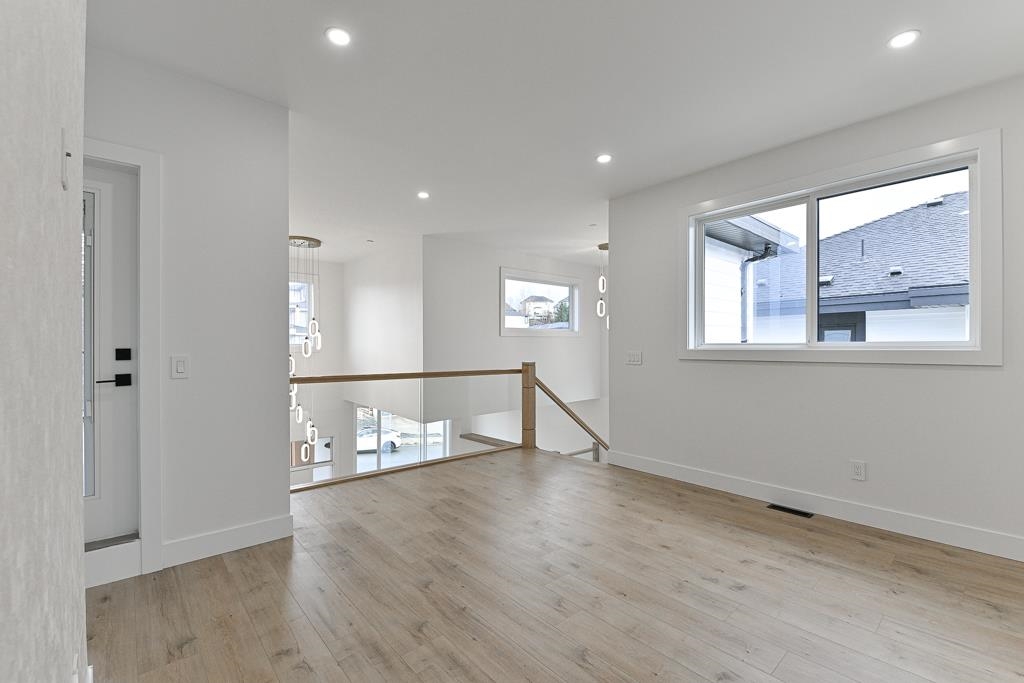 Powder Room Photo of 5289 Highview Drive, Chilliwack, BC