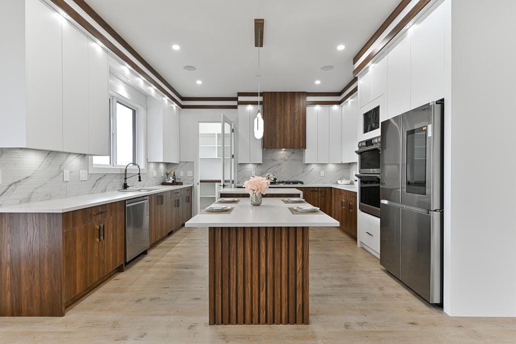 Primary Bathroom Photo of 5289 Highview Drive, Chilliwack, BC