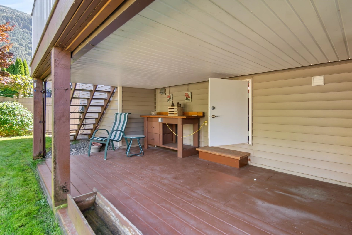 Basement Recreation Room Photo of 8 349 Walnut Avenue, Harrison Hot Springs, BC