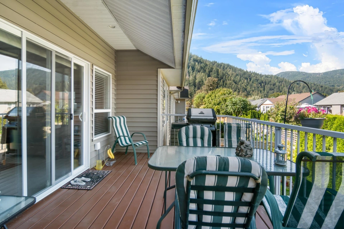 Bedroom 2 Photo of 8 349 Walnut Avenue, Harrison Hot Springs, BC