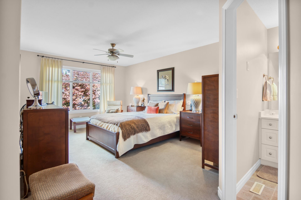 Staircase Photo of 8 349 Walnut Avenue, Harrison Hot Springs, BC