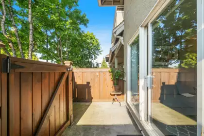 102 1570 Prairie Avenue, Port Coquitlam, BC, Port Coquitlam — Townhouse for sale