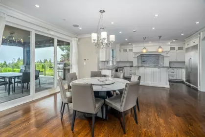 Kitchen Island Photo of 2638 Queens Avenue, West Vancouver, BC