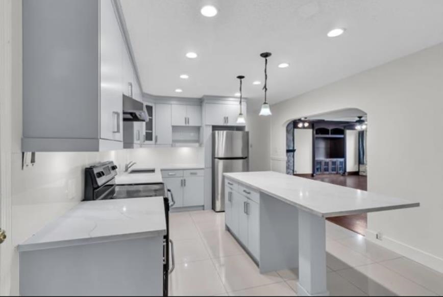 Family Room Photo of 11565 96a Avenue, Surrey, BC