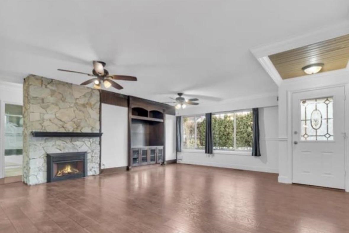 Kitchen Photo of 11565 96a Avenue, Surrey, BC