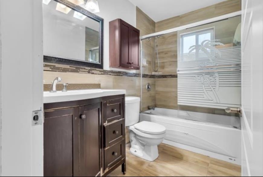 Pantry Photo of 11565 96a Avenue, Surrey, BC