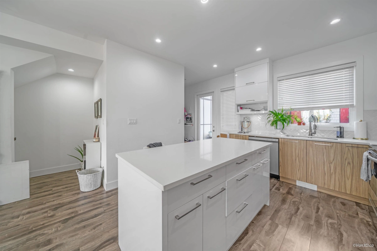 Living Room Photo of 102 3423 Roxton Avenue, Coquitlam, BC