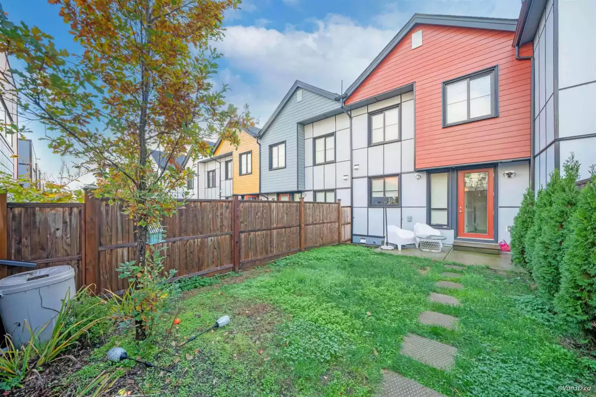 Office / Den Photo of 102 3423 Roxton Avenue, Coquitlam, BC