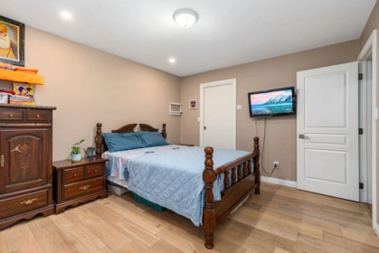 Basement Recreation Room Photo of 15646 96 Avenue, Surrey, BC